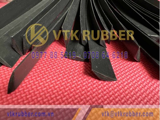 Ron cao su EPDM tam giác 30x7 Ron cao su EPDM tam giác 30x7