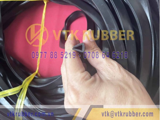 Ron cao su EPDM chữ U 9x11.5x6 Ron cao su EPDM chữ U 9x11.5x6