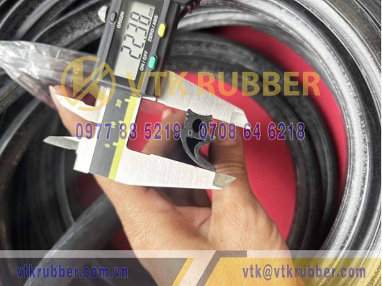 Ron silicon đen 7.4x15x22 Ron silicon đen 7.4x15x22