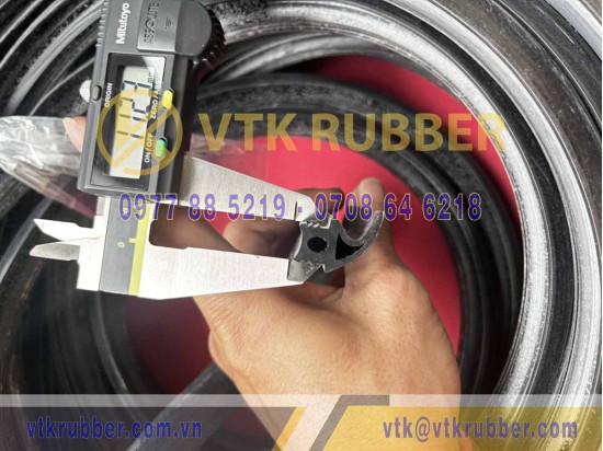 Ron silicon đen 7.4x15x22 Ron silicon đen 7.4x15x22