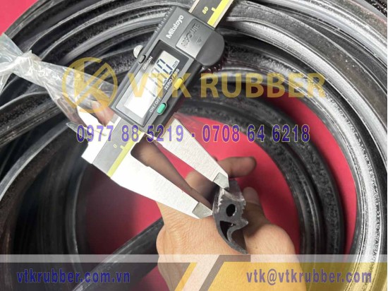 Ron silicon đen 7.4x15x22 Ron silicon đen 7.4x15x22
