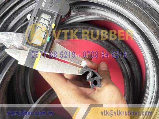 Ron silicon đen 7.4x15x22 Ron silicon đen 7.4x15x22
