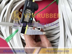 Ron cao su thường trắng chữ U 8x12x6