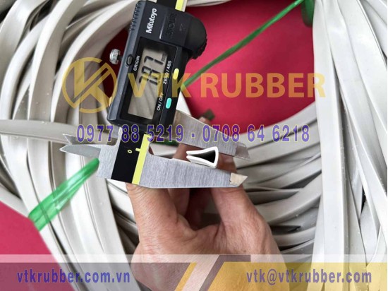 Ron cao su thường trắng chữ U 8x12x6 Ron cao su thường trắng chữ U 8x12x6