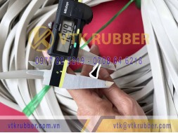 Ron cao su thường trắng chữ U 8x12x6