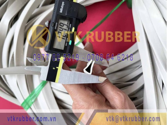 Ron cao su thường trắng chữ U 8x12x6 Ron cao su thường trắng chữ U 8x12x6