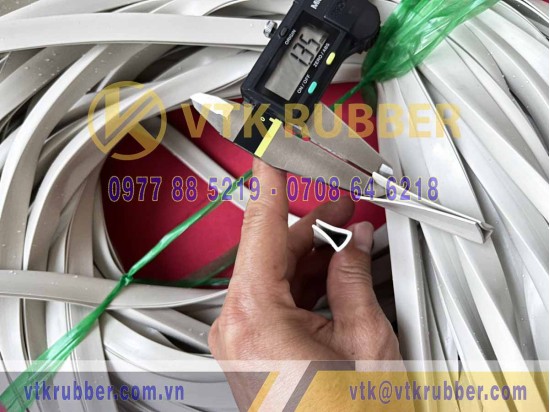 Ron cao su thường trắng chữ U 8x12x6 Ron cao su thường trắng chữ U 8x12x6