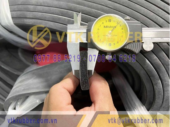 Ron cao su xốp EPDM HCN 8x40 Ron cao su xốp EPDM HCN 8x40