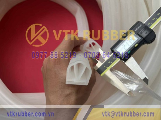 Ron silicon chữ E 24.4x27.8x2.3 Ron silicon chữ E 24.4x27.8x2.3