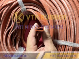 Ron silicon đỏ chữ U 18x9x1.7