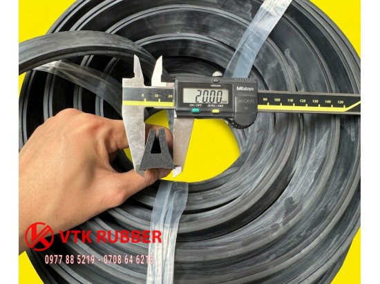 Gioăng chữ U chống bụi cho cửa phòng máy