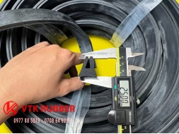 Gioăng chữ U chống bụi cho cửa phòng máy