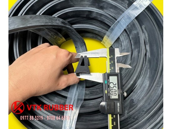 Gioăng chữ U chống bụi cho cửa phòng máy