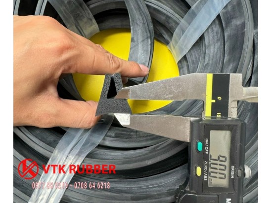 Gioăng chữ U chống bụi cho cửa phòng máy