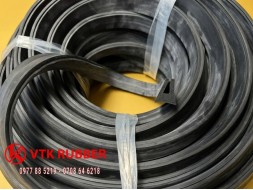 Gioăng chữ U chống bụi cho cửa phòng máy