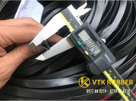 Gioăng chữ U cho cửa kho lạnh kín khít
