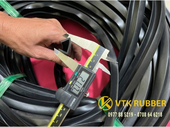 Gioăng chữ U bọc cạnh sắt chống trầy xước