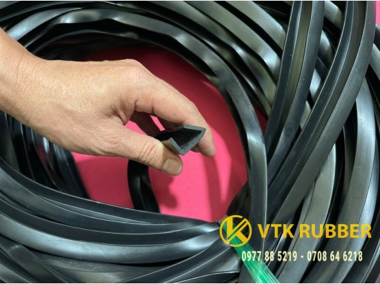 Gioăng chữ U bọc cạnh sắt chống trầy xước