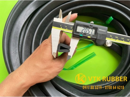 Gioăng chữ U chống nước cho cửa công nghiệp