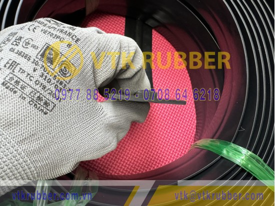 Ron cao su EPDM chữ T 40x4.5x2 Ron cao su EPDM chữ T 40x4.5x2