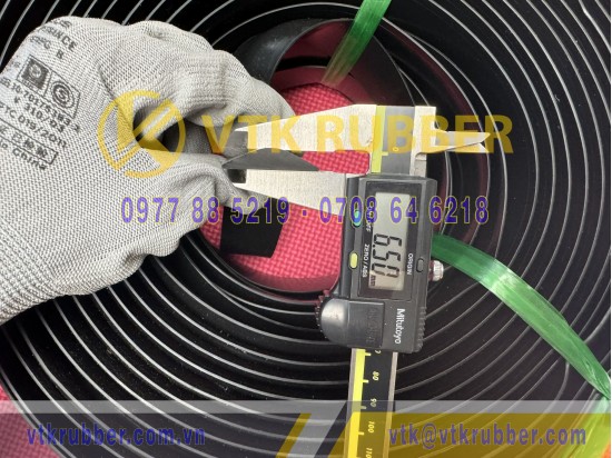 Ron cao su EPDM tam giác 6.5x30x1.5 Ron cao su EPDM tam giác 6.5x30x1.5