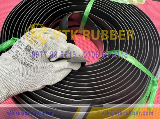 Ron cao su EPDM tam giác 6.5x30x1.5 Ron cao su EPDM tam giác 6.5x30x1.5