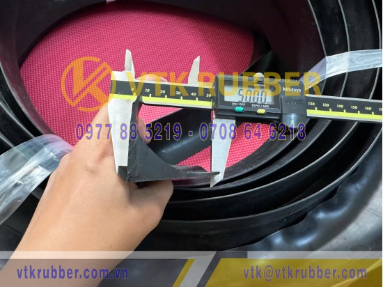 Ron cao su EPDM tam giác 50x50 Ron cao su EPDM tam giác 50x50