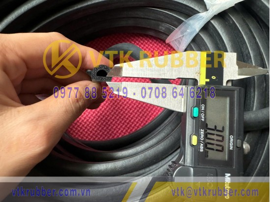 Ron cao su xốp chữ D 12x10x3