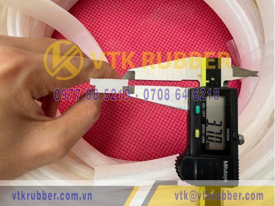 Ron silicon trắng chữ T 21.5x8.3x15.7 Ron silicon trắng chữ T 21.5x8.3x15.7